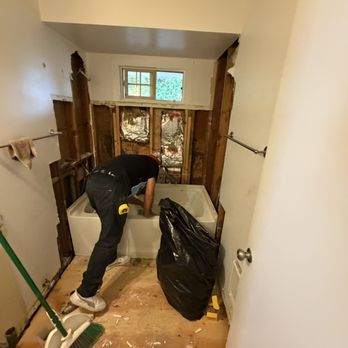 Pro Edge Construction - Emergency bathroom remodel: before - General Contractors Near Me - Salem, Oregon