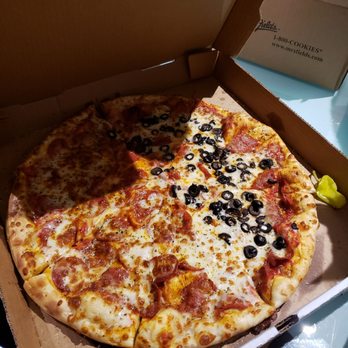 8th Street Pizza - Pepperoni half with black olives - Pizza Near Me - New Albany, Indiana 8th Street Pizza - Pepperoni half with black olives - Pizza Near Me - New Albany, Indiana