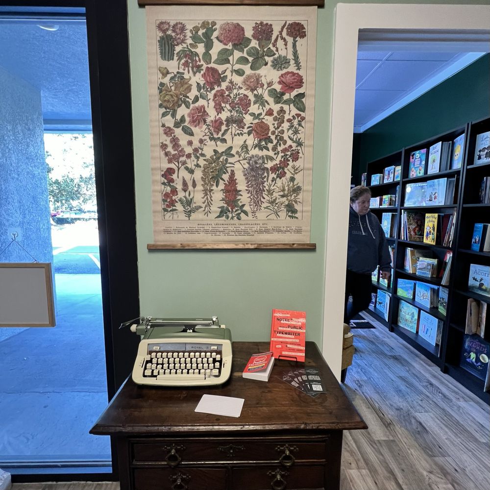 THE LITERARY LOUNGE Updated June 2024 14 Photos 1080 Edgewood Ave