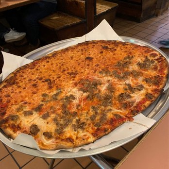 Roseland Apizza - Extra large mozzarella pizza, half with meatball and onion. - Pizza Near Me - Derby, Connecticut Roseland Apizza - Extra large mozzarella pizza, half with meatball and onion. - Pizza Near Me - Derby, Connecticut