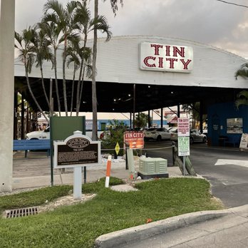 Riverwalk At Tin City - Seafood Near Me - Naples, Florida
