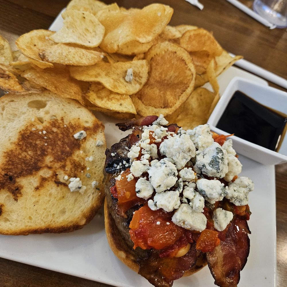 Public House Eatery - Gorgon burger - Pizza Near Me - Gorham, New Hampshire Public House Eatery - Gorgon burger - Pizza Near Me - Gorham, New Hampshire