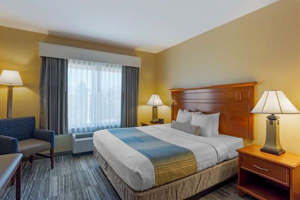 Best Western Plus University Park Inn & Suites by null