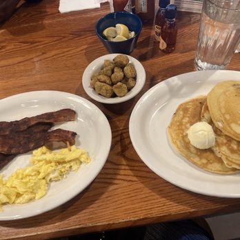 Cracker Barrel Old Country Store - Mamas breakfast - Breakfast & Brunch Near Me - Mattoon, Illinois Cracker Barrel Old Country Store - Mamas breakfast - Breakfast & Brunch Near Me - Mattoon, Illinois