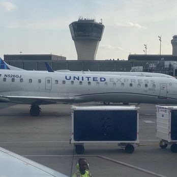 United Airlines - Airlines Near Me - Newark, New Jersey