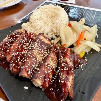 Beastside Kitchen - Seafood Near Me - Honolulu, Hawaii