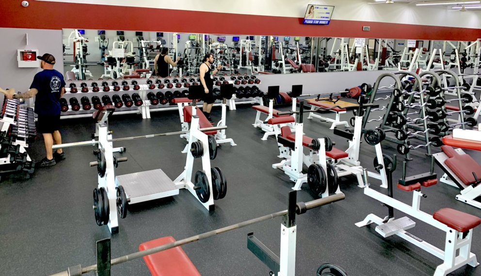 SELECT FITNESS & TANNING Updated September 2024 18 Photos 732 W