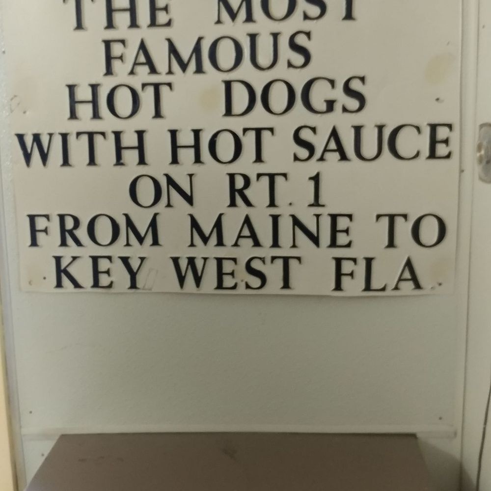 Flo's Hot Dogs - Hot Dogs Near Me - Cape Neddick, Maine