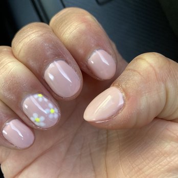 US Nails - Gel polish with a floral design - Nail Salons Near Me - Redmond, Washington US Nails - Gel polish with a floral design - Nail Salons Near Me - Redmond, Washington