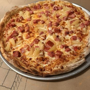 Dancing Tomato Caffé - Hawaiian pizza - Italian Near Me - Yuba City, California Dancing Tomato Caffé - Hawaiian pizza - Italian Near Me - Yuba City, California