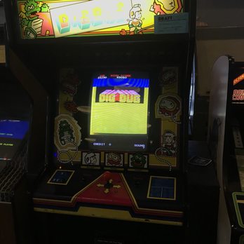 Draftcade - High Score - Mad Max - Eatertainment Near Me - Kansas City, Missouri