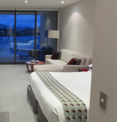 The Rees Hotel, Luxury Apartments & Lakeside Residences by null