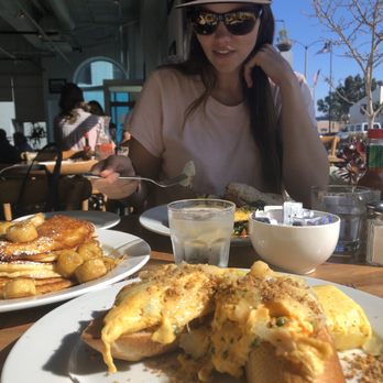 Metro Cafe - Banana pancakes - American Near Me - El Segundo, California Metro Cafe - Banana pancakes - American Near Me - El Segundo, California