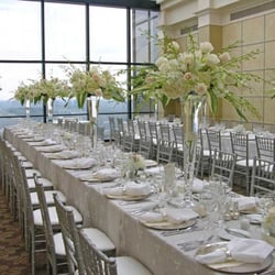Foxgloves & Ivy - An intimate dinner party.. classic and elegant