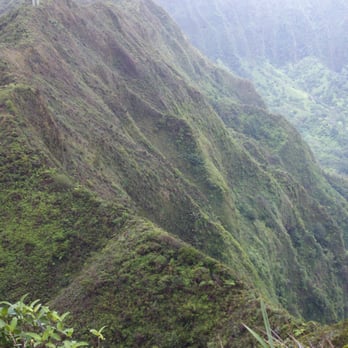Ka'au Crater - The Ko'olau Mountain Range - Hiking Near Me - Honolulu, Hawaii Ka'au Crater - The Ko'olau Mountain Range - Hiking Near Me - Honolulu, Hawaii