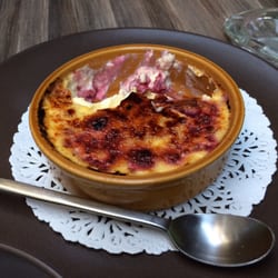 L'Oreille d'Ane - Dessert: raspberry creme brûlée. Hubby ate all of it. Tres Bon!