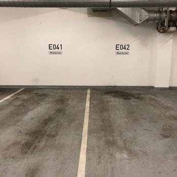 Notariat Bergstraße - Reservierte Parkplätze für den Notar / Reserved parking spaces for the notary - Notaries Near Me - Hamburg, HH