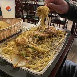 Manny's Restaurant - Garlic Spaghetti w/ chicken