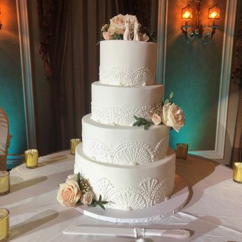 MollyCake - Hand piped detail fondant wedding cake by MollyCake - Desserts Near Me - Burlington, Ontario MollyCake - Hand piped detail fondant wedding cake by MollyCake - Desserts Near Me - Burlington, Ontario