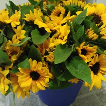 Sunscape Farms - 2.5 gallon bucket of Sunflowers - Farmers Market Near Me - Rochester, New York Sunscape Farms - 2.5 gallon bucket of Sunflowers - Farmers Market Near Me - Rochester, New York