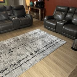 Home Decor Fine Rugs - Love the rug we purchased!! Great quality & looks good! Great coustomer service!!