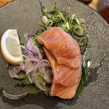 Tanoshi - Seared Salmon - Japanese Near Me - Queenstown, OTA Tanoshi - Seared Salmon - Japanese Near Me - Queenstown, OTA