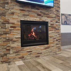 Quicklee's Avon Travel Center - Stopped for coffee... heated fireplace. Toasty!!!
