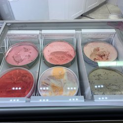 Gleedaz - Couple more Cholov yisroel options on the right and sorbet on the left
