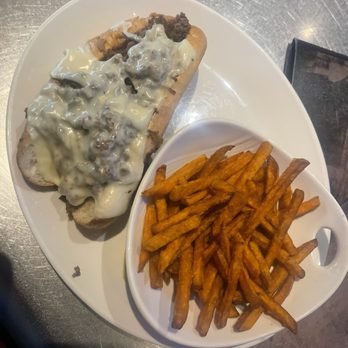 Yard House - Classic cheesesteak - Bars Near Me - Sunrise, Florida Yard House - Classic cheesesteak - Bars Near Me - Sunrise, Florida