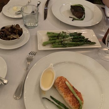 Peninsula Grill - Filet and grouper with asparagus and mushrooms on side - New American Near Me - Charleston, South Carolina Peninsula Grill - Filet and grouper with asparagus and mushrooms on side - New American Near Me - Charleston, South Carolina