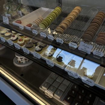 Le Swan - macarons, cakes, and cupcakes - Bakeries Near Me - Houston, Texas Le Swan - macarons, cakes, and cupcakes - Bakeries Near Me - Houston, Texas