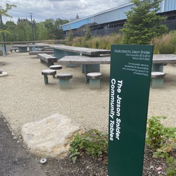 Universal Plaza - Seating area - Parks Near Me - Tigard, Oregon