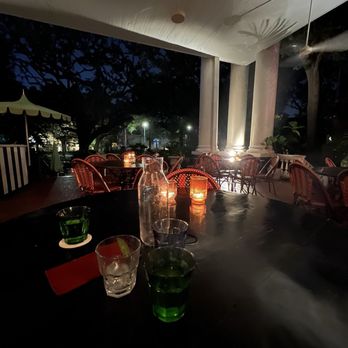 Columns - Porch view - Hotels Near Me - New Orleans, Louisiana Columns - Porch view - Hotels Near Me - New Orleans, Louisiana