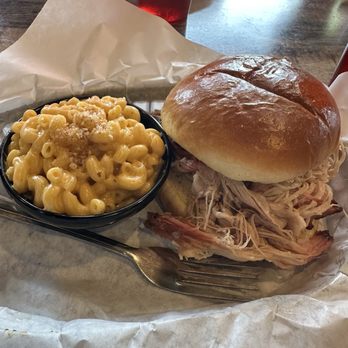 Big Hole BBQ - Jackson Hole - Pulled pork and mac n cheese - Barbeque Near Me - Jackson, Wyoming