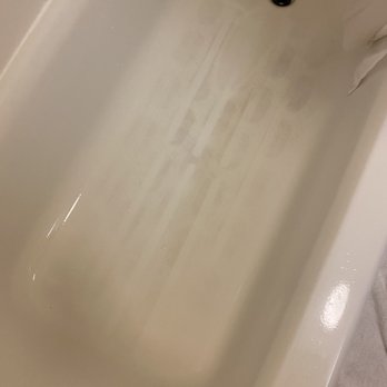 Fairfield by Marriott Inn & Suites Temecula - Stained tub - Hotels Near Me - Temecula, California Fairfield by Marriott Inn & Suites Temecula - Stained tub - Hotels Near Me - Temecula, California