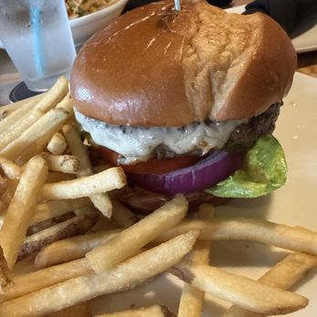 Sedona Taphouse - Cheeseburger - New American Near Me - Fredericksburg, Virginia