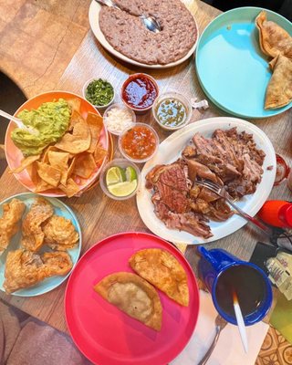Carnitas Uruapan by null