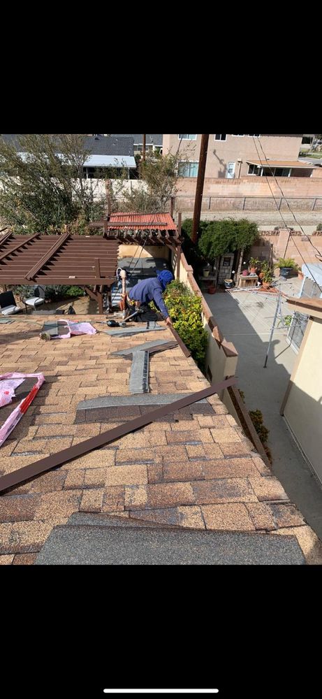 Slide of I Can Roofing