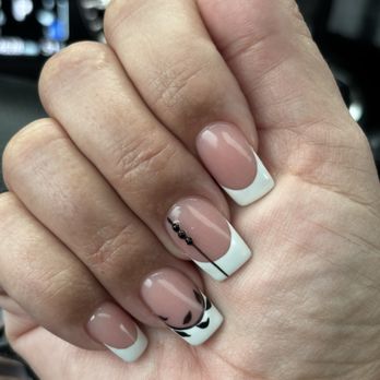 Skylab Nails & Spa - Right hand. Beautiful nails - Nail Salons Near Me - Chico, California Skylab Nails & Spa - Right hand. Beautiful nails - Nail Salons Near Me - Chico, California