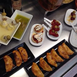 Bodega Salan - Pinchos, Gildas, Empanadillas caseras
