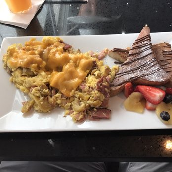 Medio Pocillo Café - Boricua plate. - Breakfast & Brunch Near Me - Carolina, Puerto Rico
