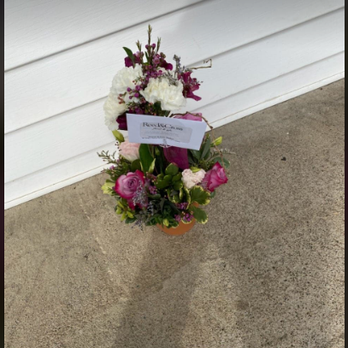 Reed And Cross Floral - Nurseries & Gardening Near Me - Eugene, Oregon