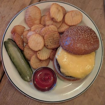 Red Hook Tavern - THE BURGER - American Near Me - Brooklyn, New York