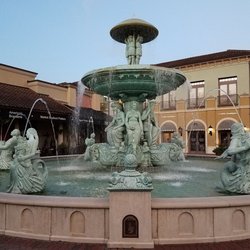 Dellagio Town Center
