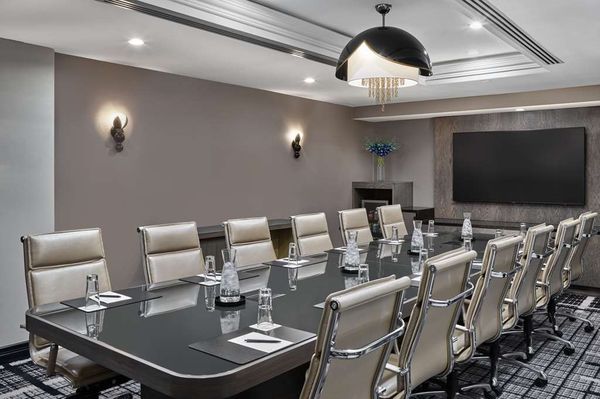Vogue Hotel Montreal Downtown, Curio Collection by Hilton by null