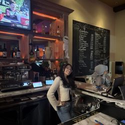 Avenue Gyro - Hostess