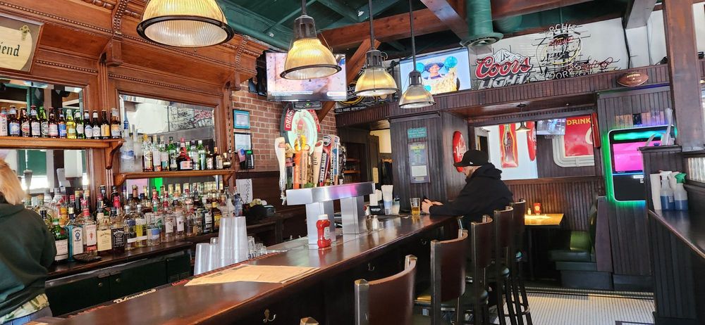 Archie Moore's Bar & Restaurant