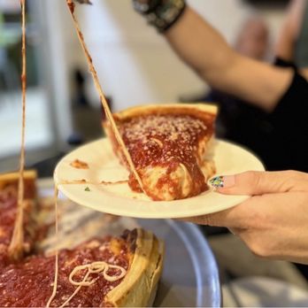 Il Baretto - Chicago Stuffed Deep Dish Pizza - Pizza Near Me - Plantation, Florida Il Baretto - Chicago Stuffed Deep Dish Pizza - Pizza Near Me - Plantation, Florida