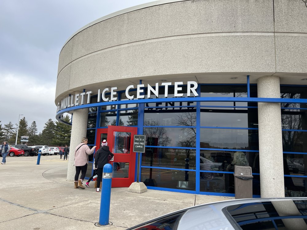 Mullet Ice Center Logo