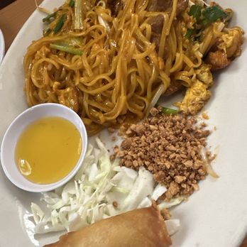 THAI DELIGHT BROADWAY Edmond - Pad Thai lunch special - Japanese Near Me - Edmond, Oklahoma THAI DELIGHT BROADWAY Edmond - Pad Thai lunch special - Japanese Near Me - Edmond, Oklahoma